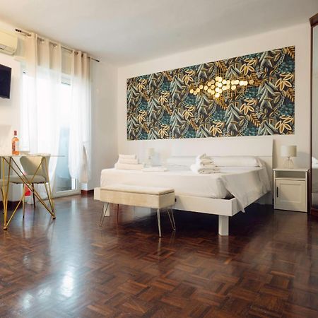 Bari Central Suite - Central Apartment With Sea View - Bari Exterior photo
